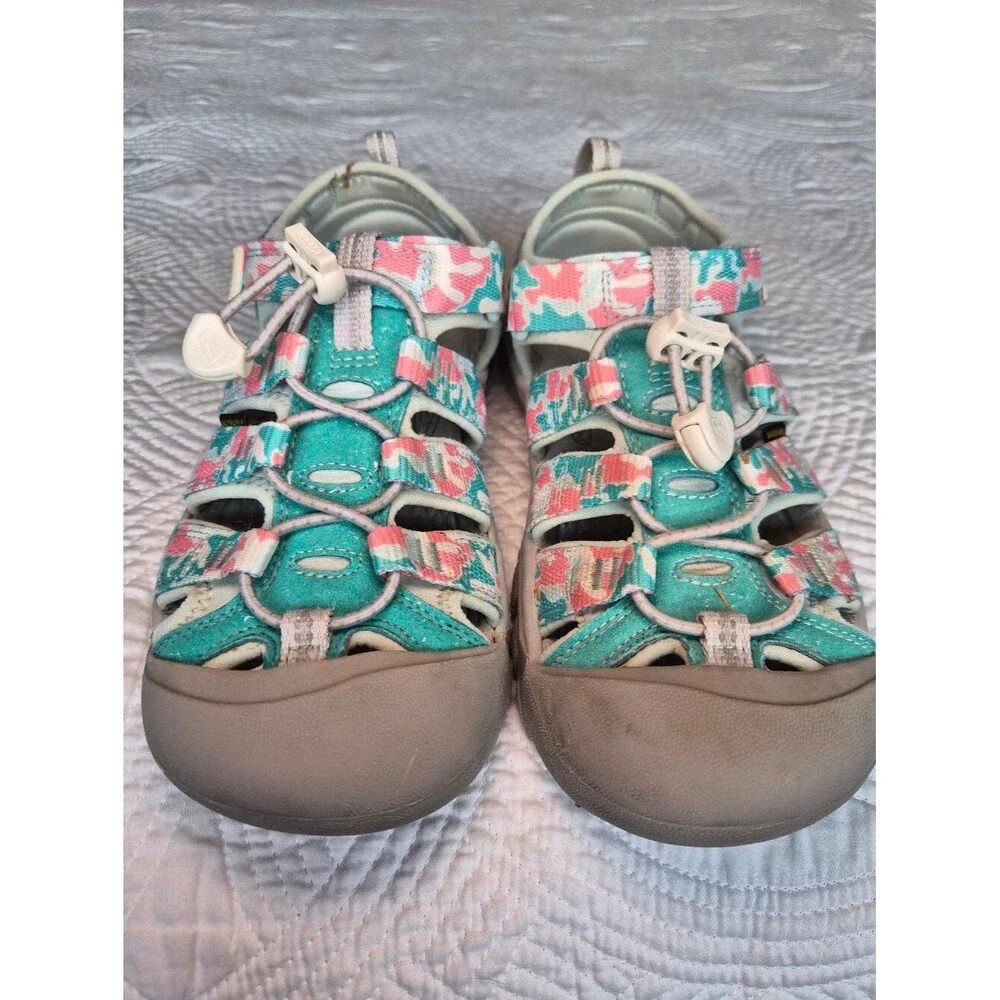 VGUC KEEN Unisex Kids Newport H2 Sandal Camo/Pink Icing Youth 3